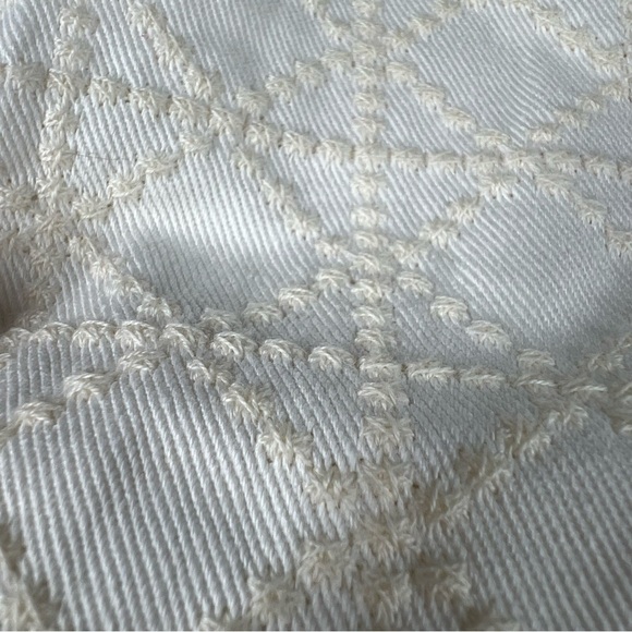 RYEGRASS Ivory Textured Pleated Shorts | Plus Size 16/4” - Picture 8 of 10